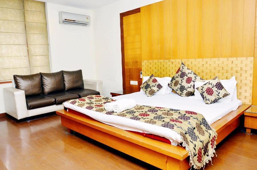Hotel Mandakini Plaza Kanpur Ngoại thất bức ảnh