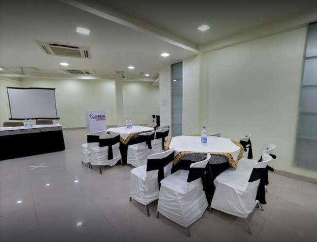 Hotel Mandakini Plaza Kanpur Ngoại thất bức ảnh