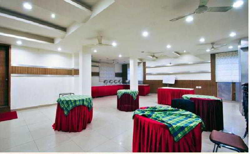 Hotel Mandakini Plaza Kanpur Ngoại thất bức ảnh